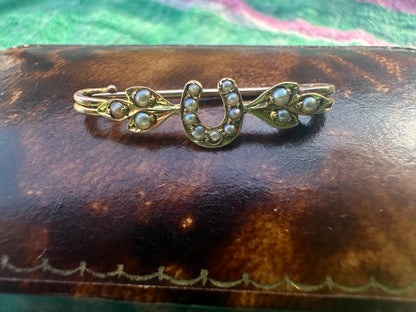 Victorian 15ct Seed Pearl Horseshoe brooch with 9ct gold pin
