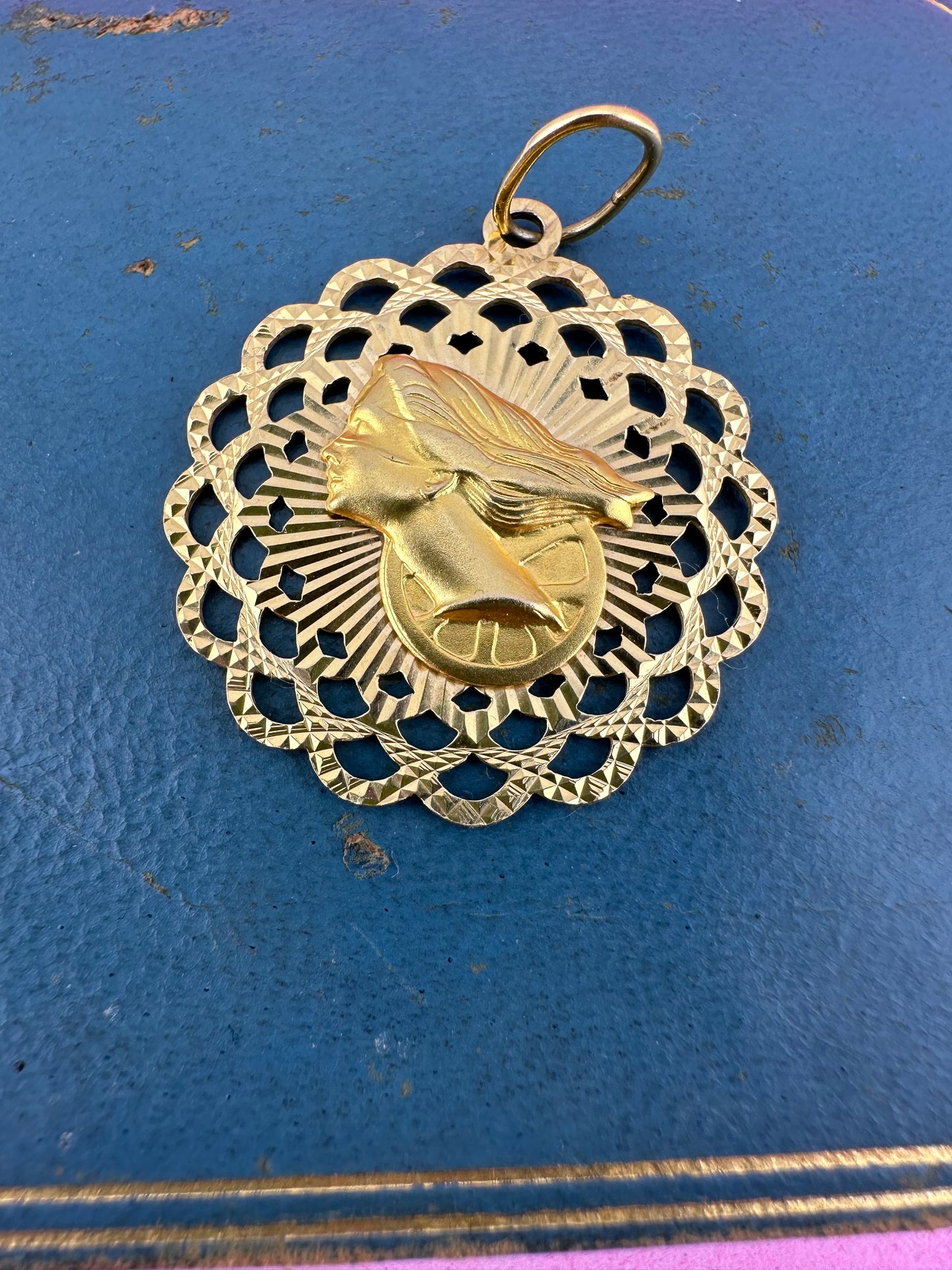 Vintage 18ct Gold Fortuna Pendant