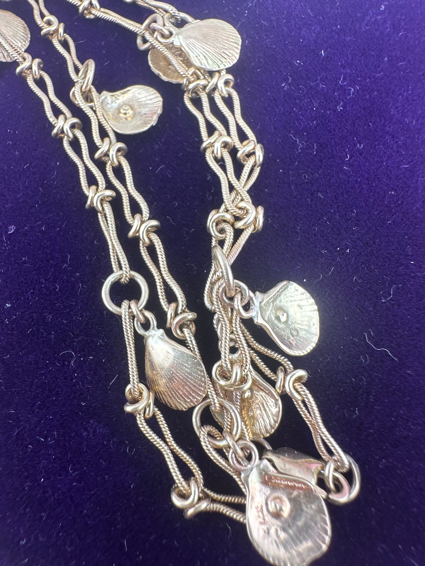 Vintage 9ct Gold Infinity Link chain with 14ct Shells