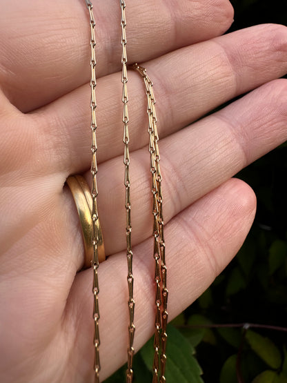 Vintage 9ct dainty Hayseed Chain
