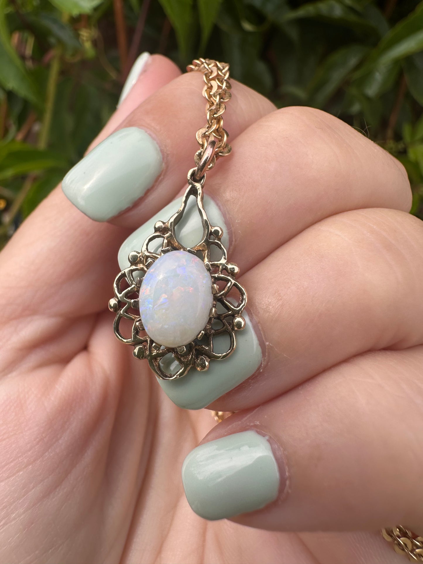 Vintage 9ct Gold Opal pendant