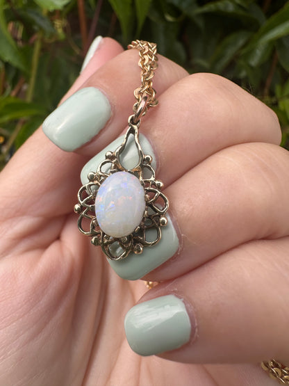 Vintage 9ct Gold Opal pendant