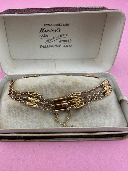 10ct Gold Oval and cable link bracelet