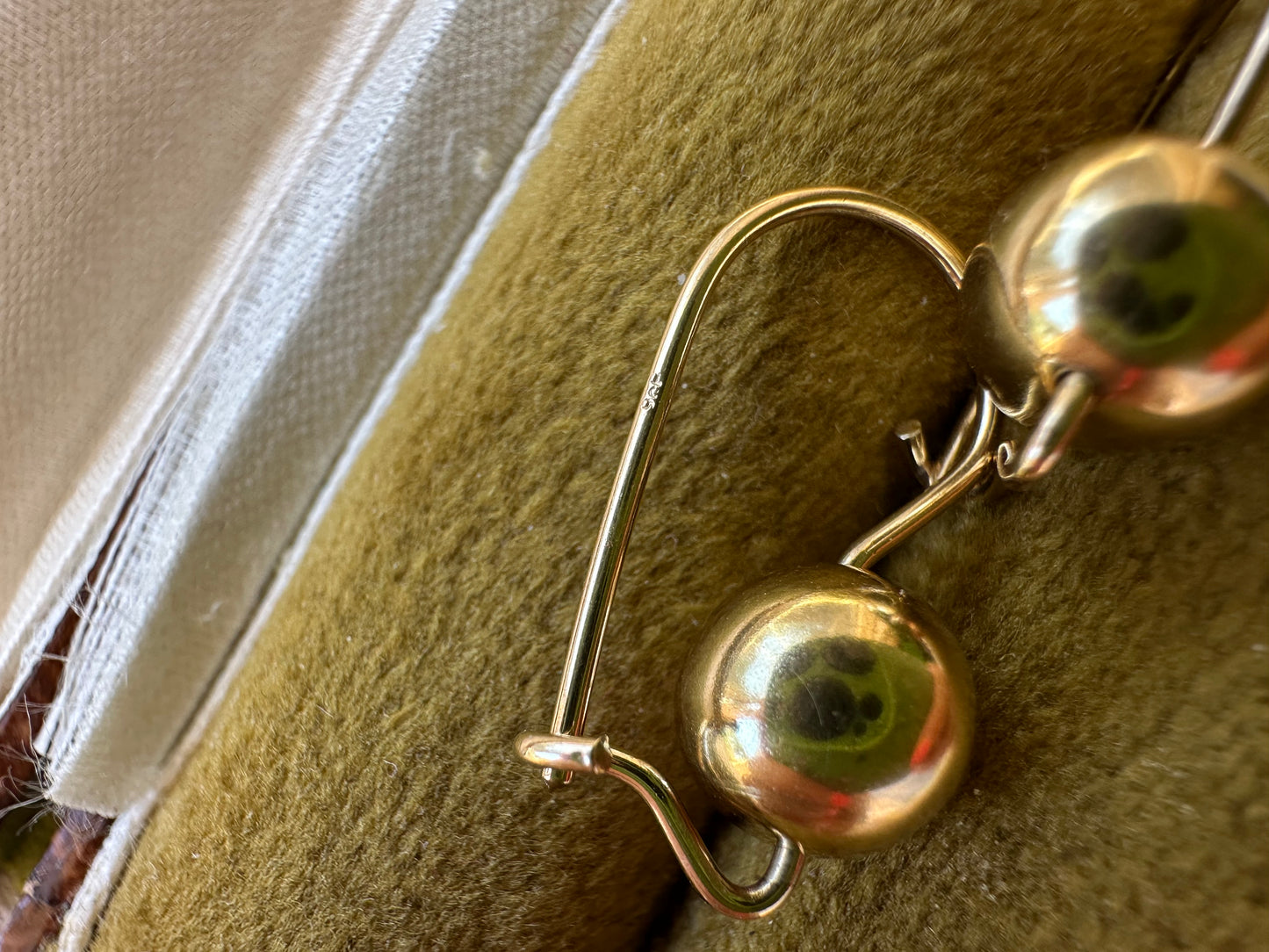 9ct Yellow Gold Ball Dangle earrings