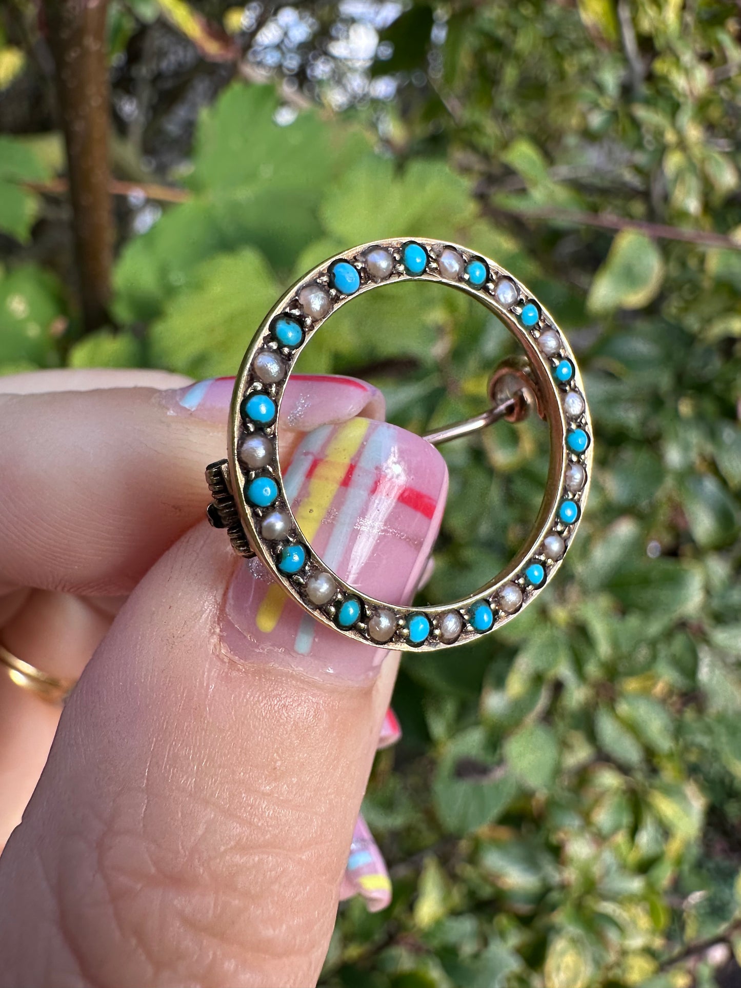 Antique 15ct Gold Turquoise and Pearl circle brooch