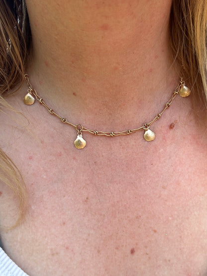 Vintage 9ct Gold Infinity Link chain with 14ct Shells