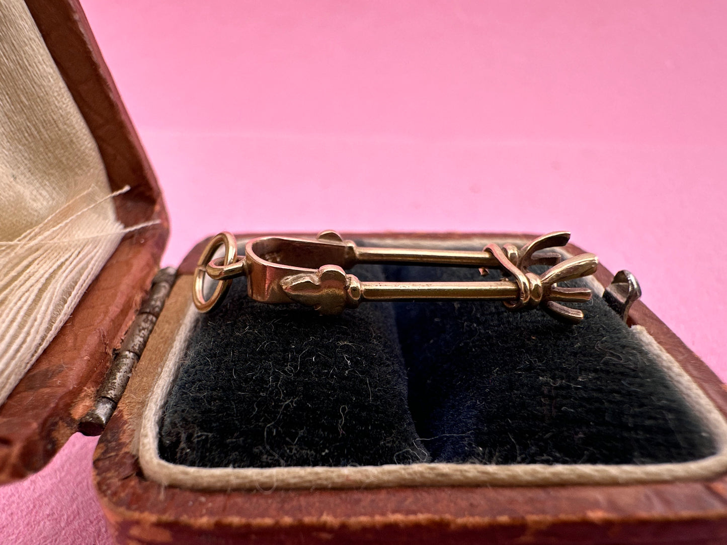Vintage 9ct Gold Tongs charm