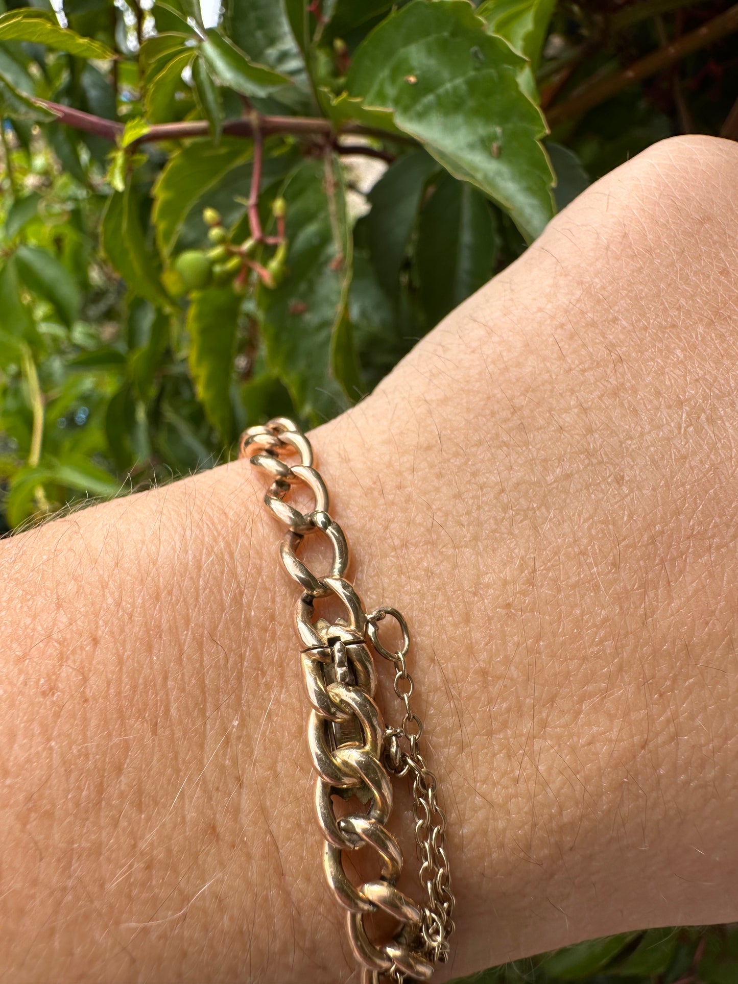 Antique 15ct Gold Curb Bracelet with concealed clasp