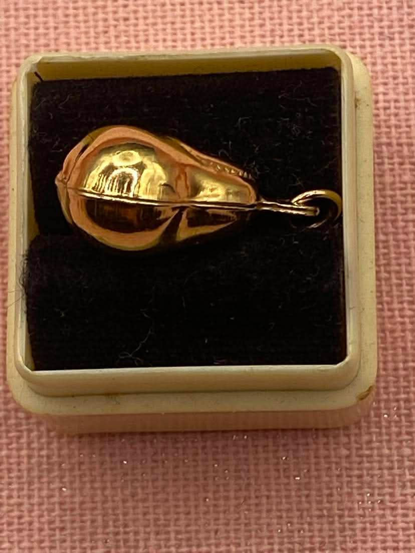 9ct Gold Pear charm