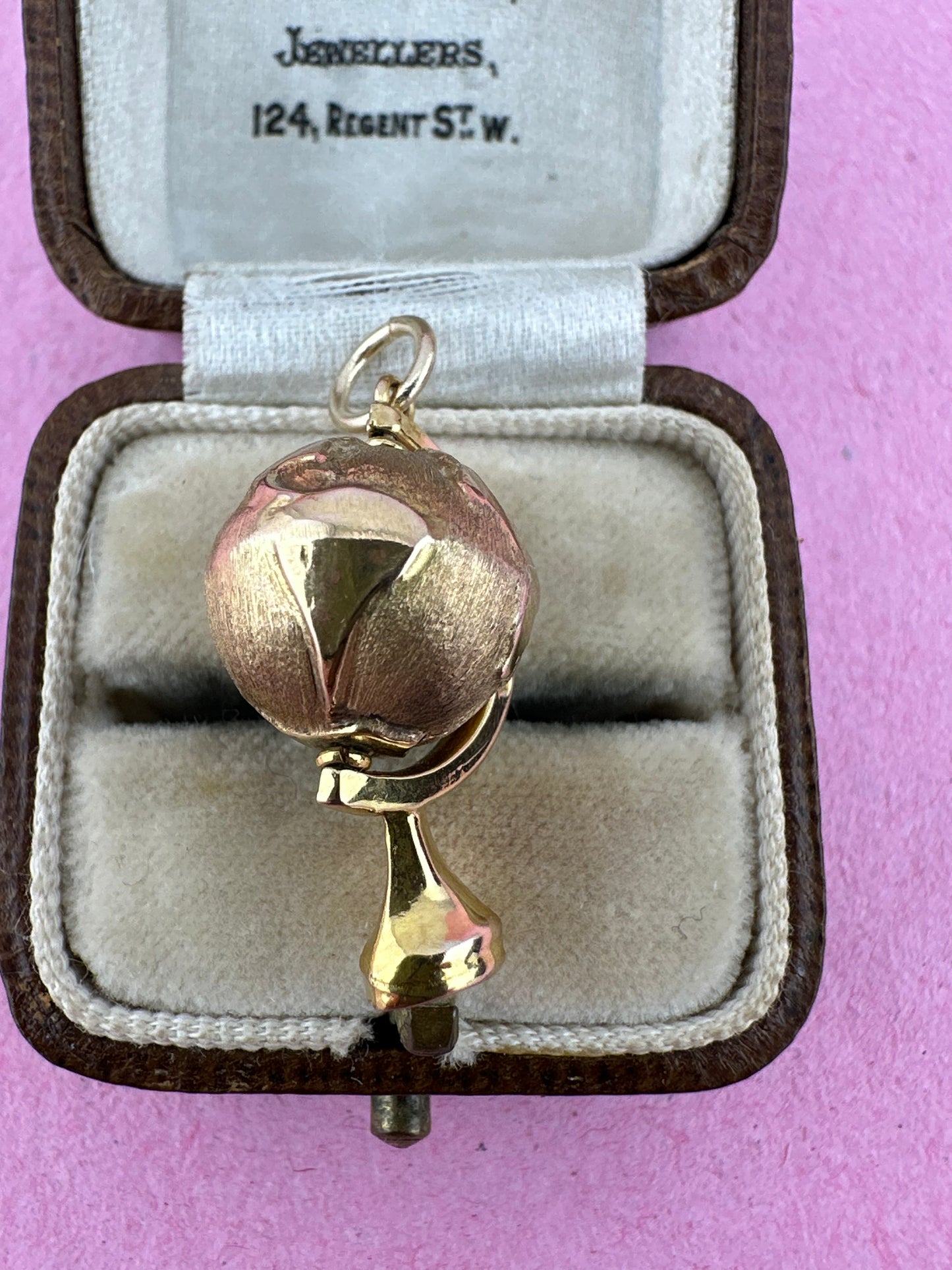 Vintage 9ct Gold Globe Charm