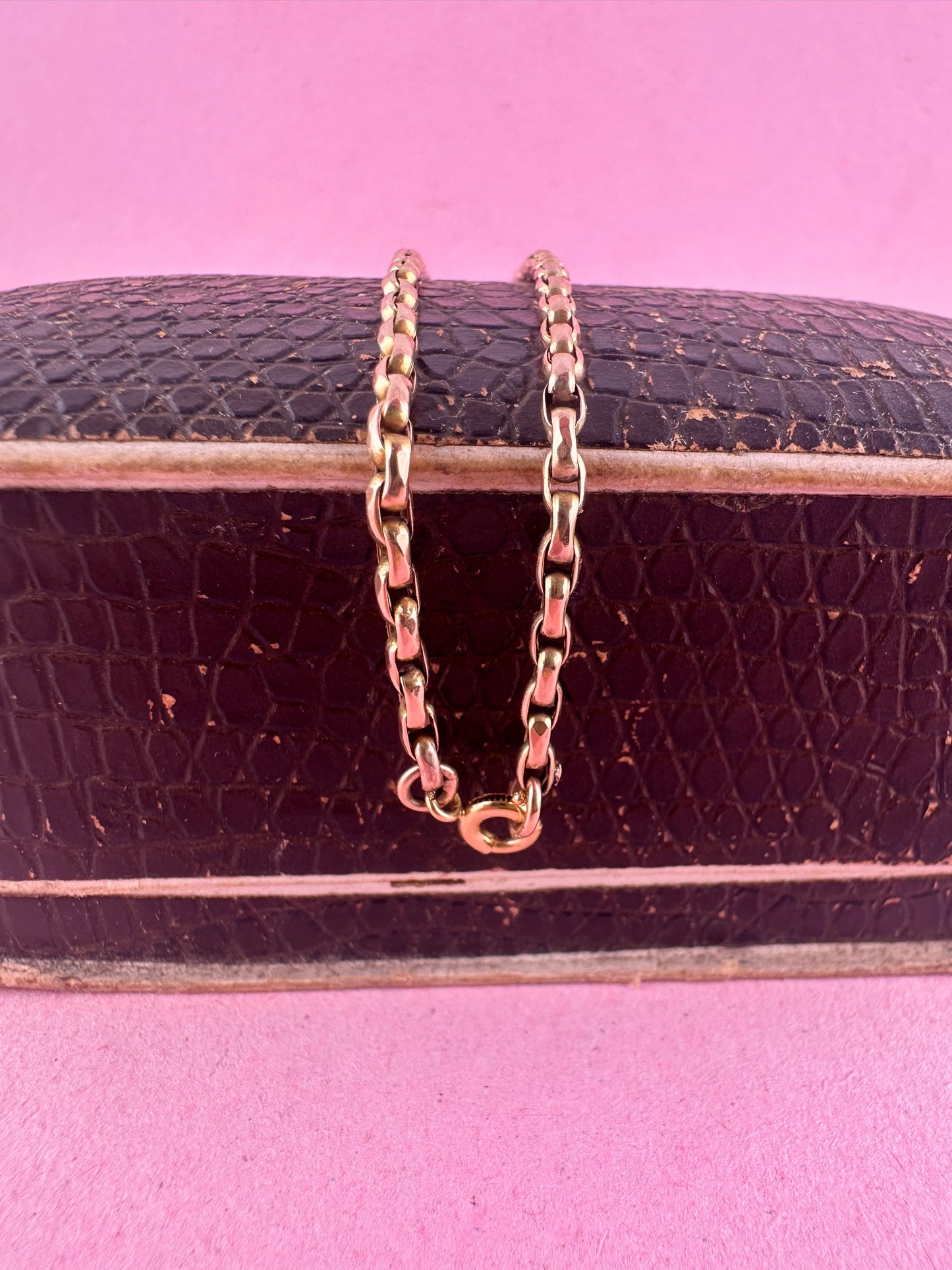 Antique 9ct gold Faceted oval belcher bracelet with bolt clasp