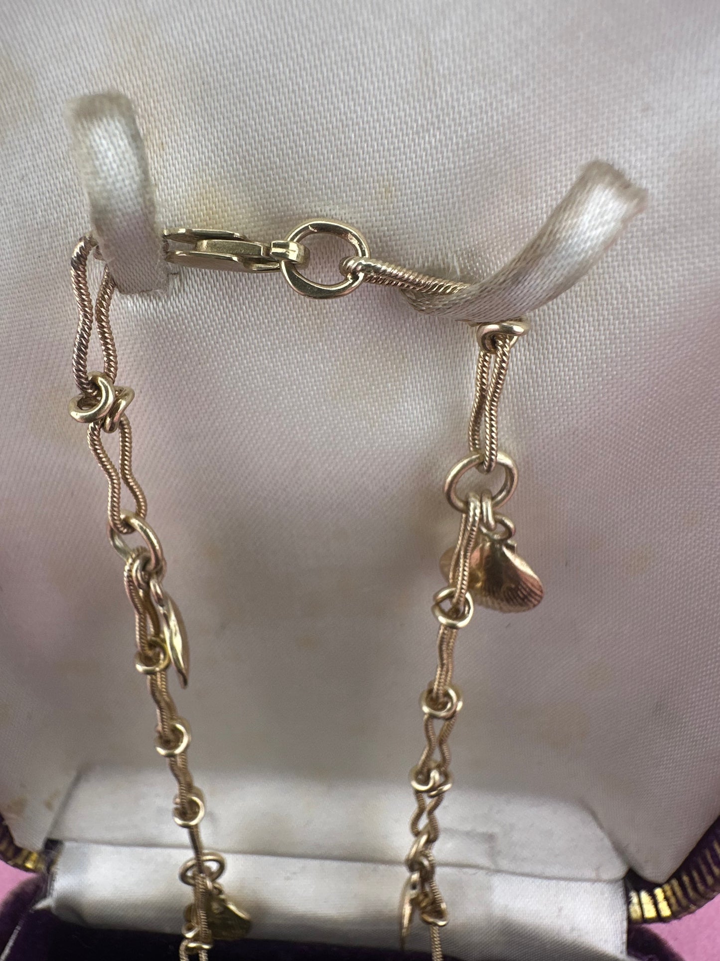 Vintage 9ct Gold Infinity Link chain with 14ct Shells