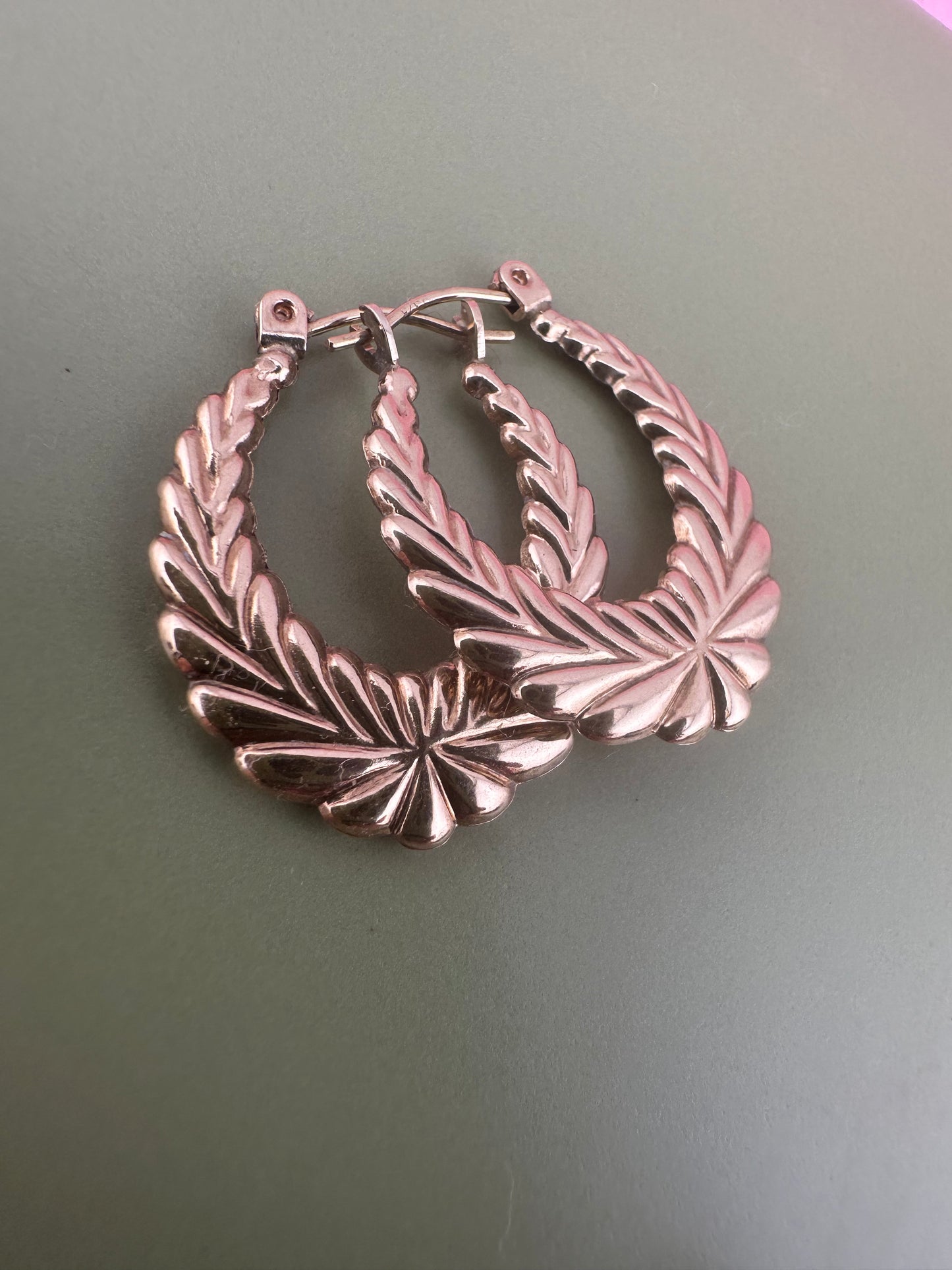 Vintage 9ct Gild Wreath Hoops