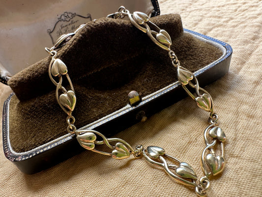 Vintage 9ct Gold Leaf/heart bracelet