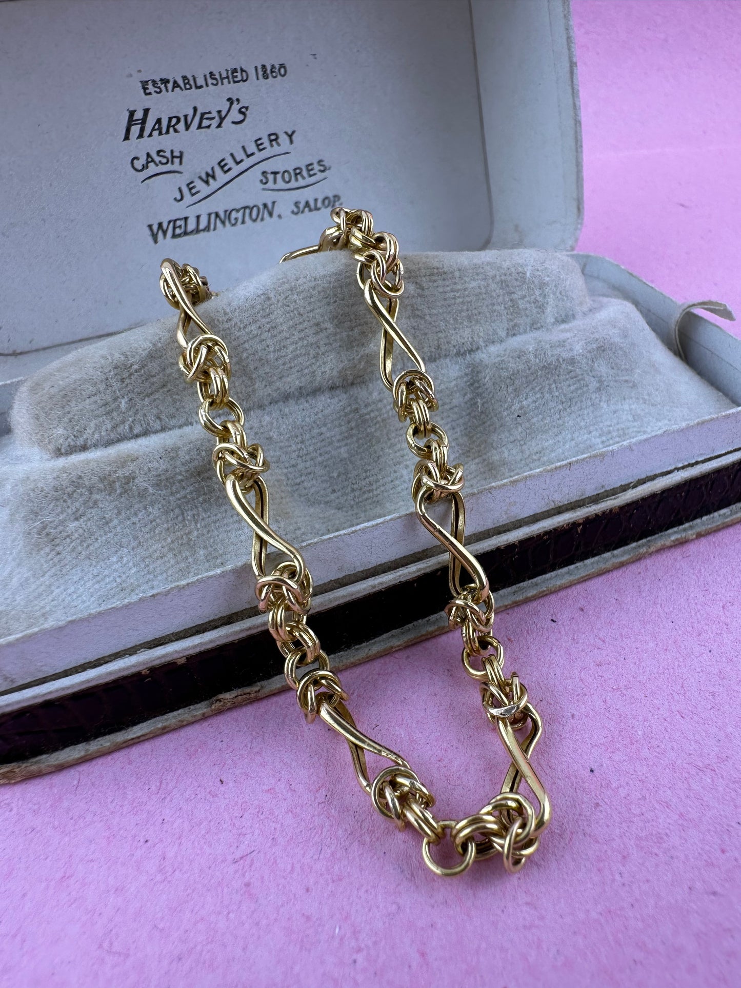 9ct Gold infinity & Byzantine link bracelet