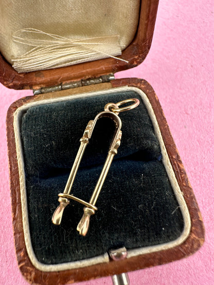 Vintage 9ct Gold Tongs charm
