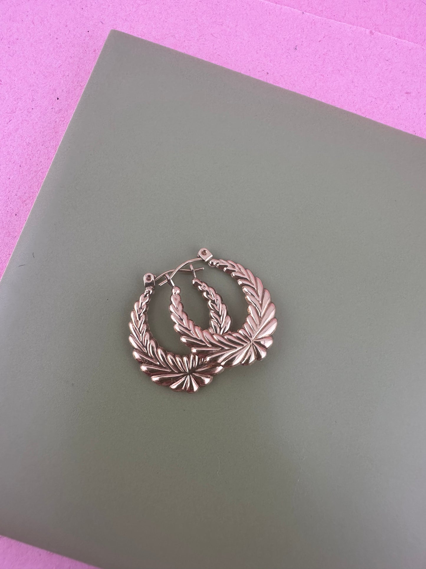 Vintage 9ct Gild Wreath Hoops