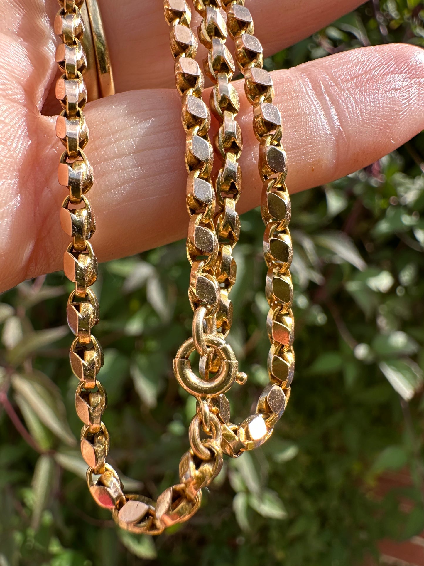 Antique 9ct Yellow gold Flat Faceted tulip chain with bolt clasp