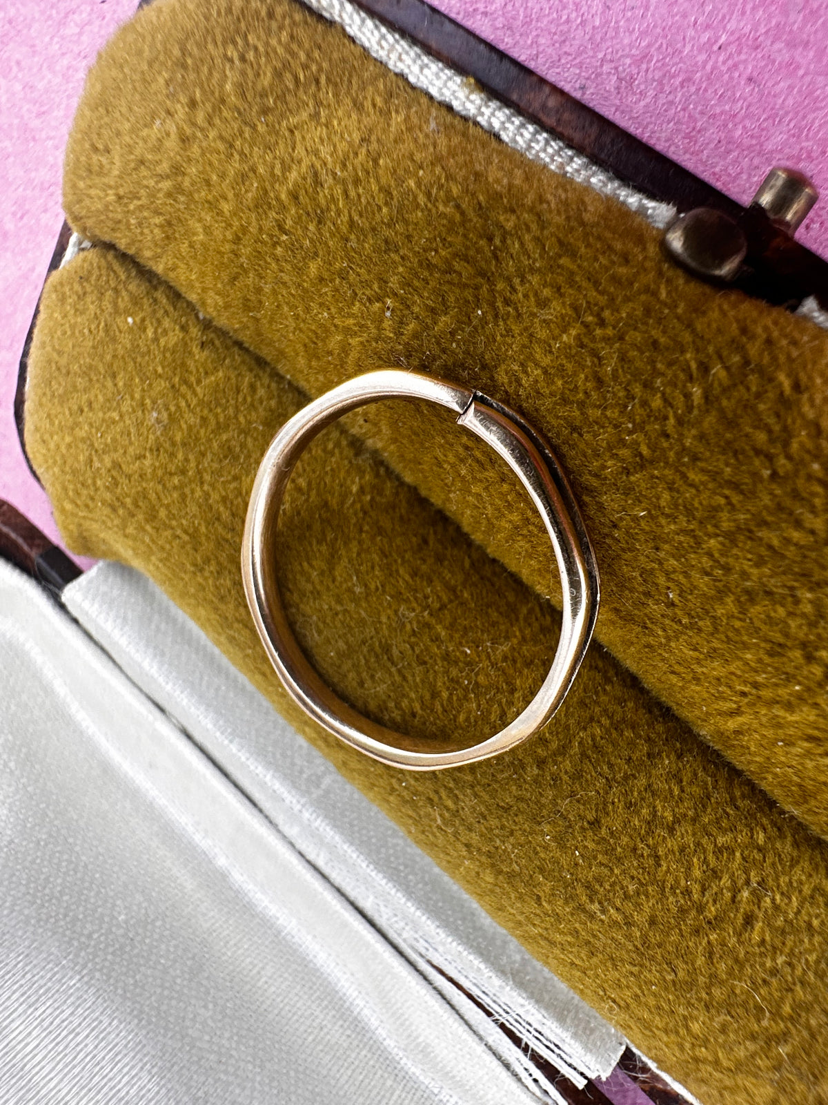 Antique 9ct Gold Rose Gold Faceted Octagonal split ring