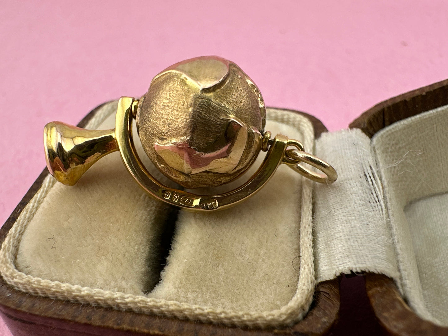 Vintage 9ct Gold Globe Charm