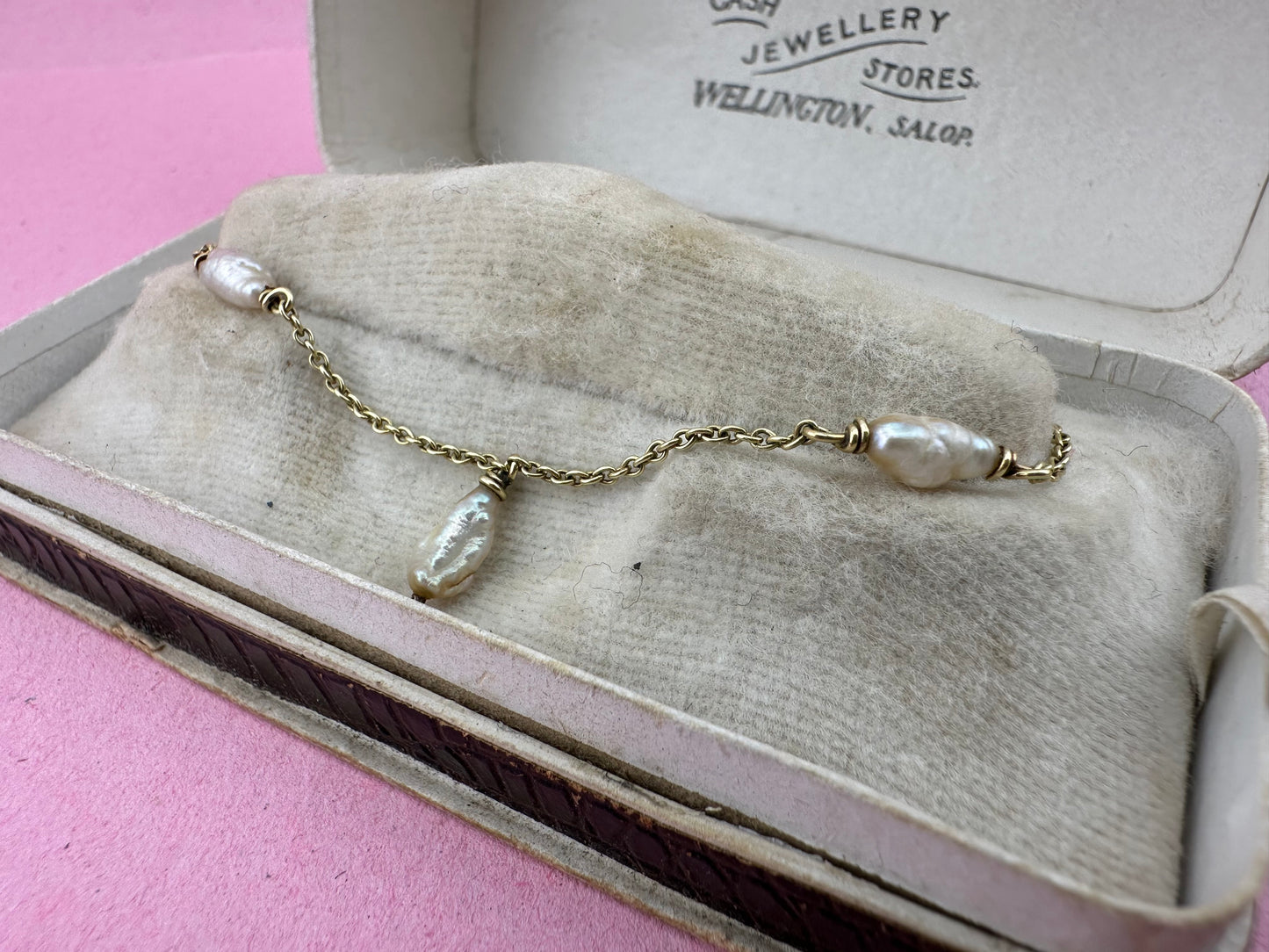 14ct Rice Pearl Bracelet with 9ct bolt clasp