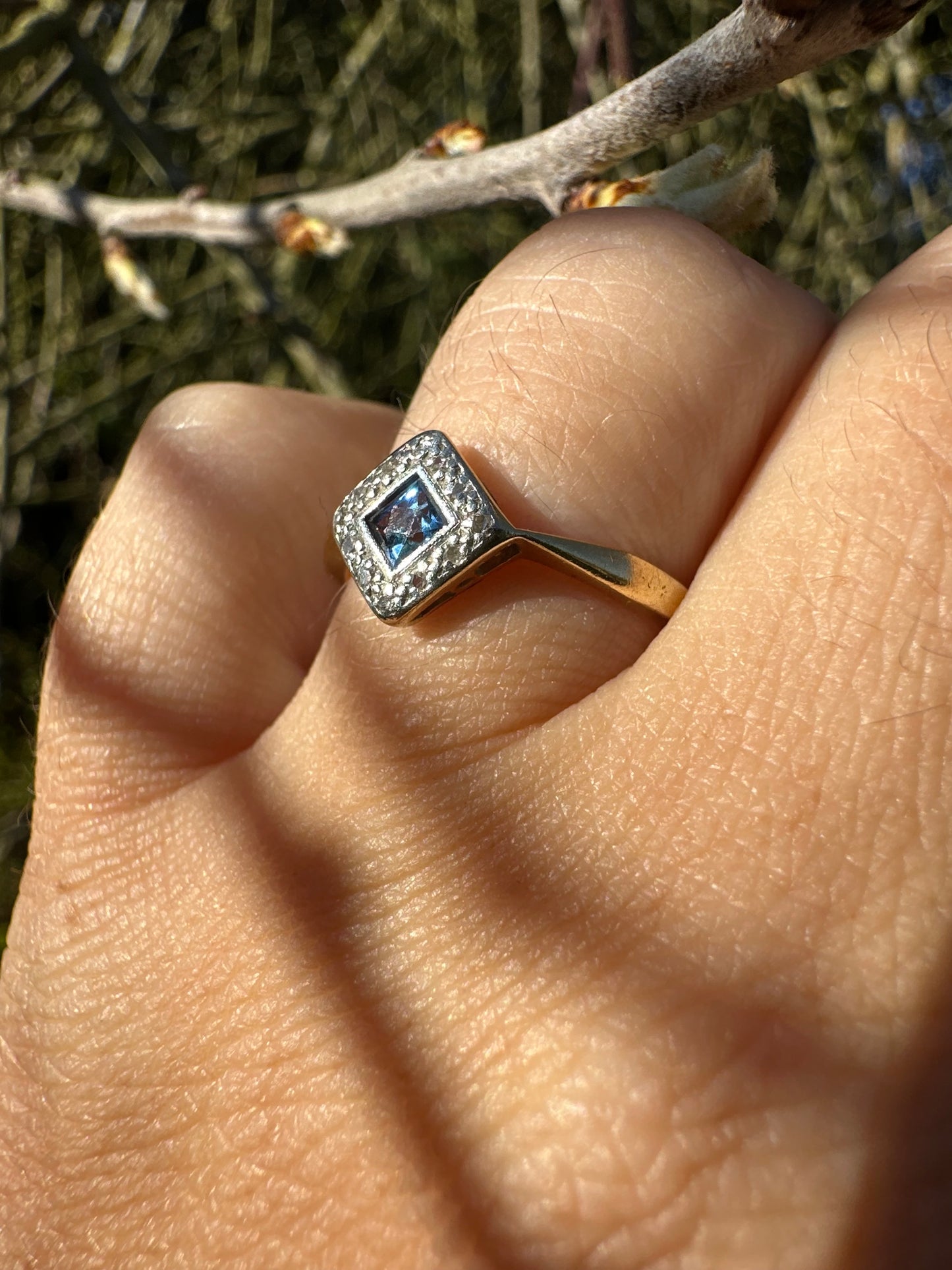 18ct Gold and platinum Sapphire and Diamond ring
