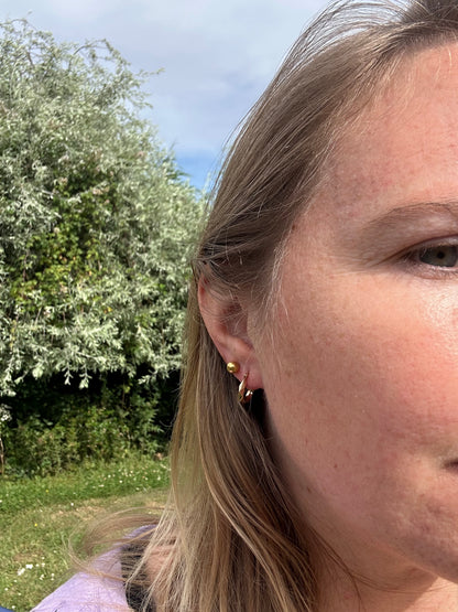 Vintage 9ct UnoAerre faceted hoops