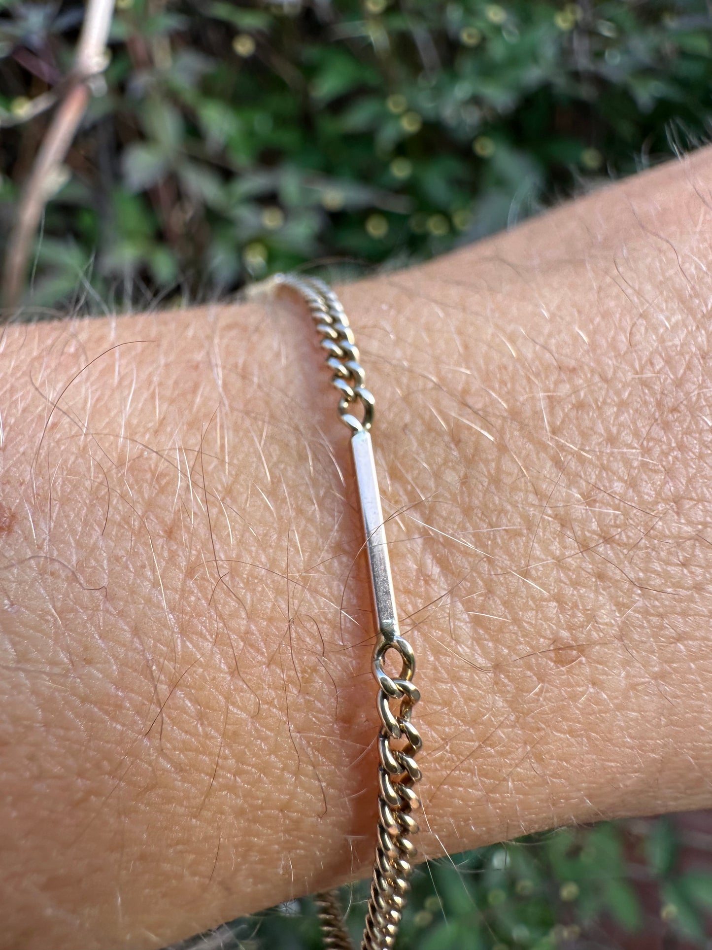 Vintage 9ct Gold Garnet and Bar station bracelet