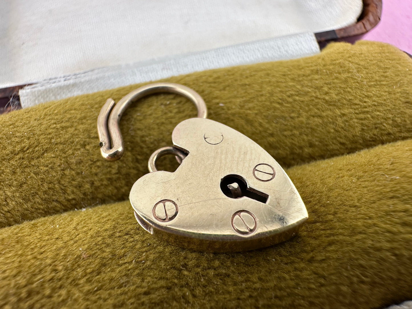 Vintage 9ct Yellow gold heart padlock
