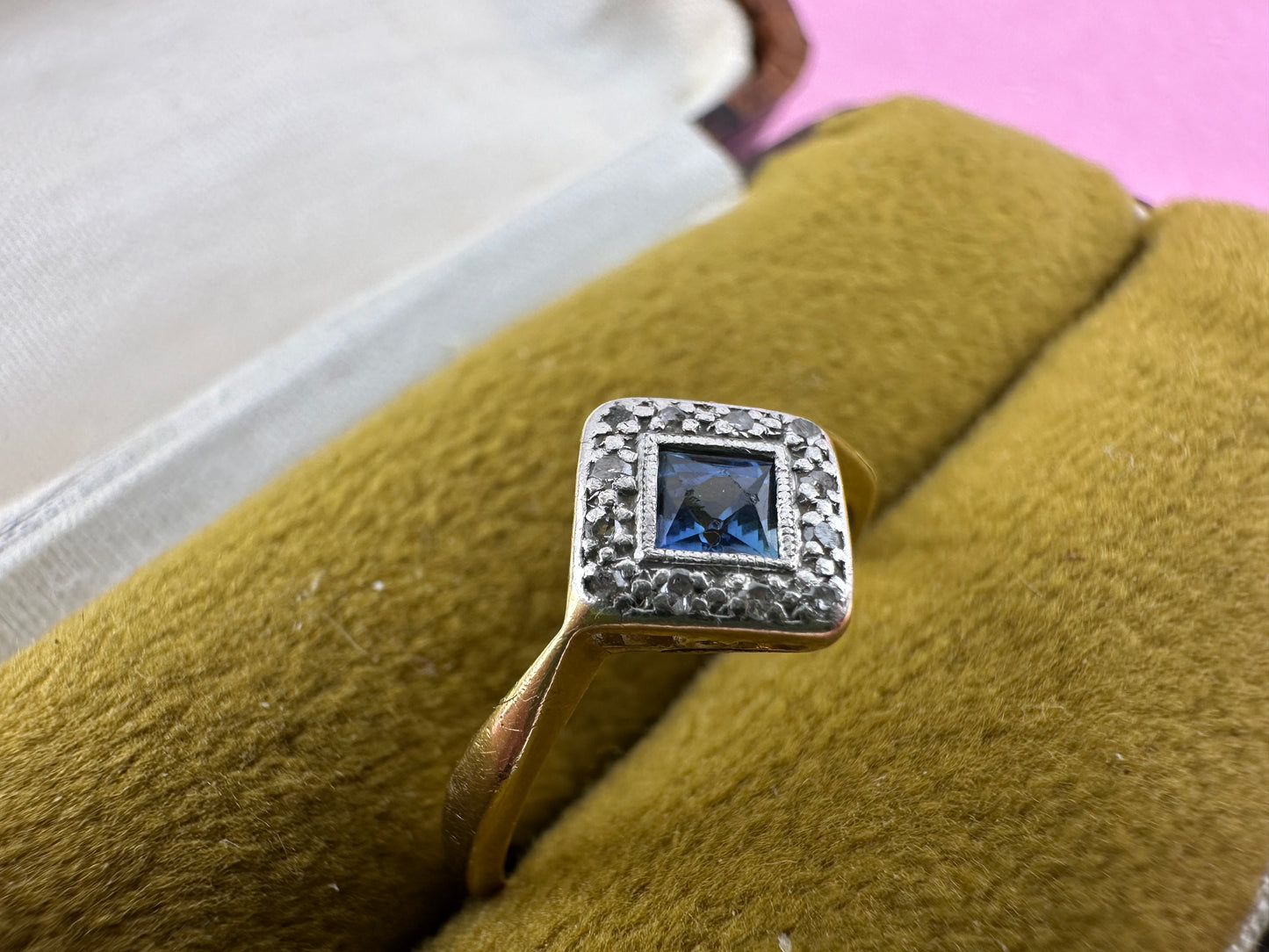 18ct Gold and platinum Sapphire and Diamond ring
