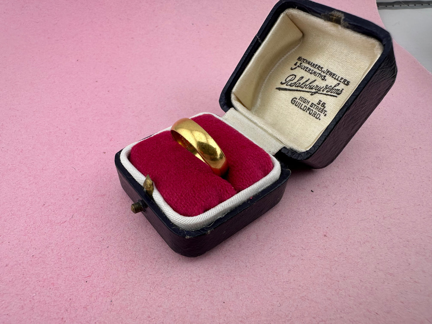Vintage 22ct Gold band- D shape