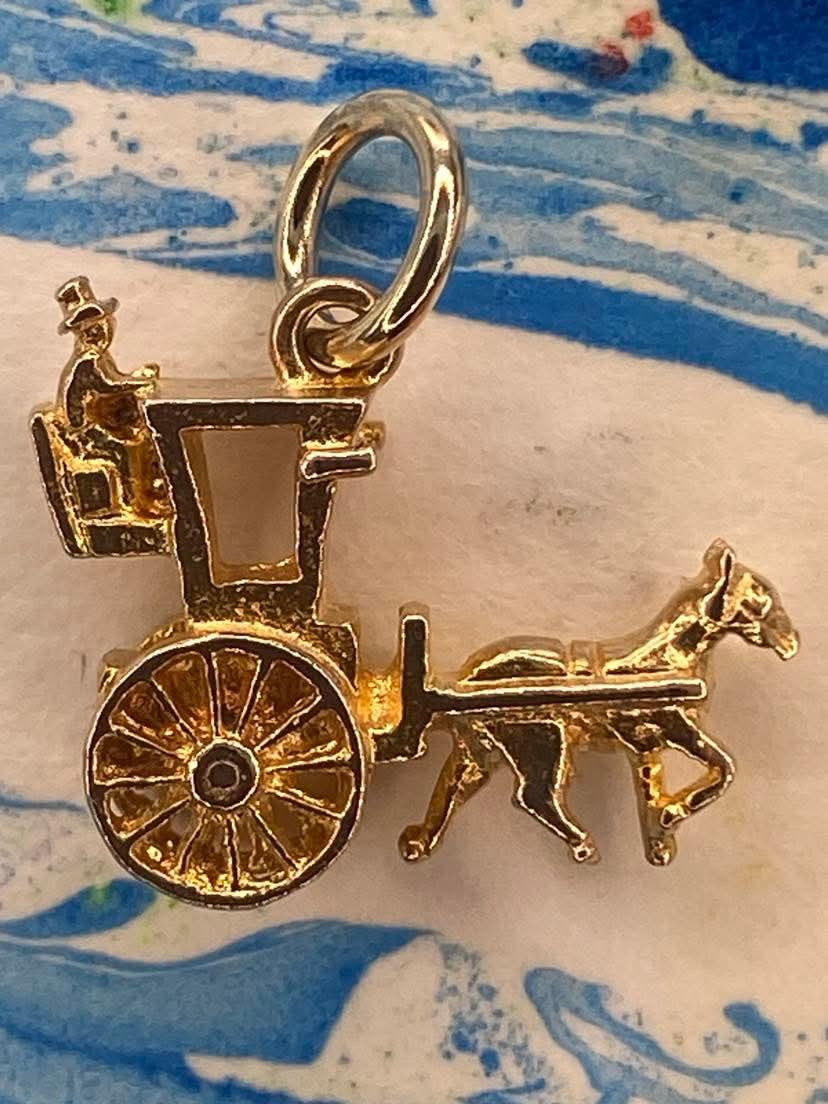 Vintage 9ct Gold Horse & Carriage charm