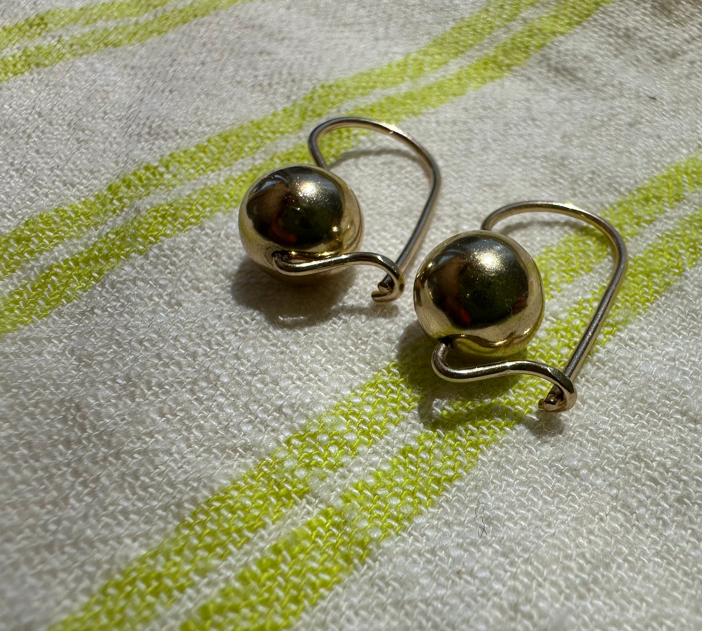 9ct Yellow Gold Ball Dangle earrings