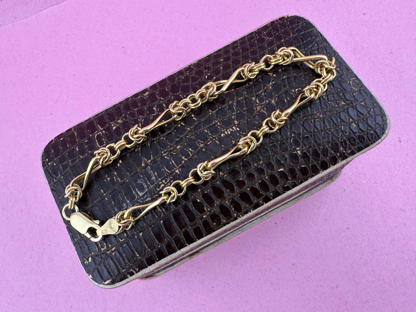 9ct Gold infinity & Byzantine link bracelet