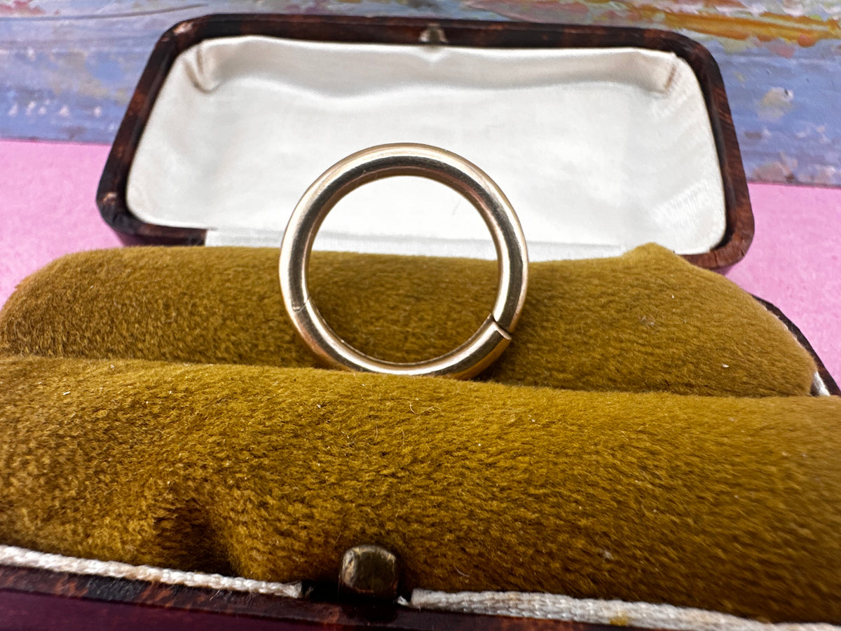 9ct yellow gold chunky plain split ring