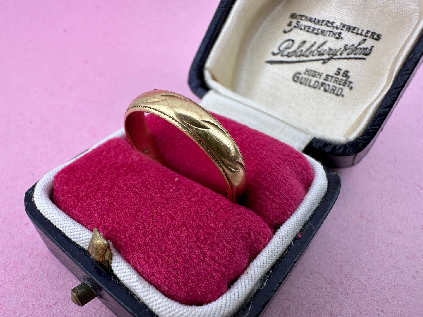 Vintage 18ct Gold patterned band