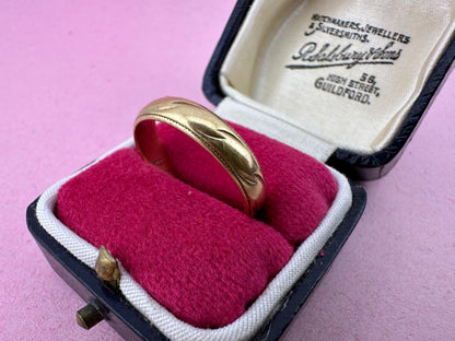 Vintage 18ct Gold patterned band