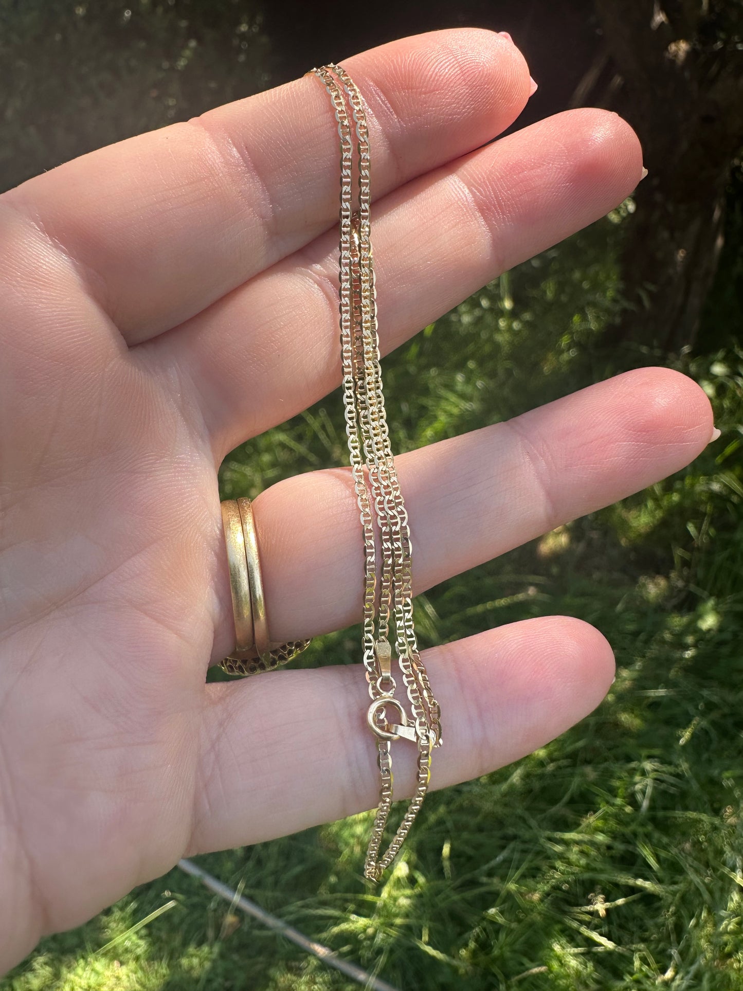 18ct Gold mini Mariner Chain
