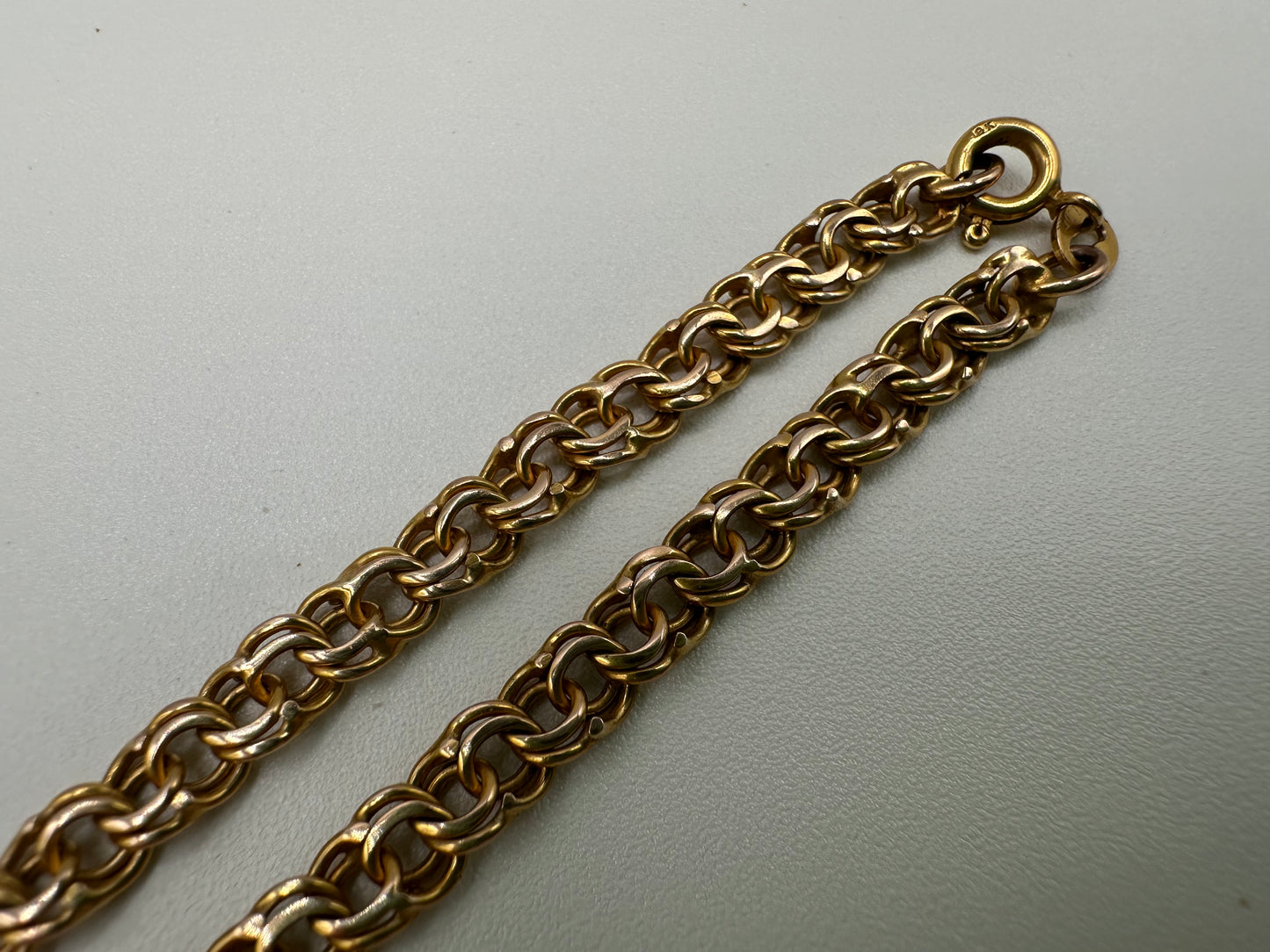 Vintage 9ct yellow Gold figure of 8 chain