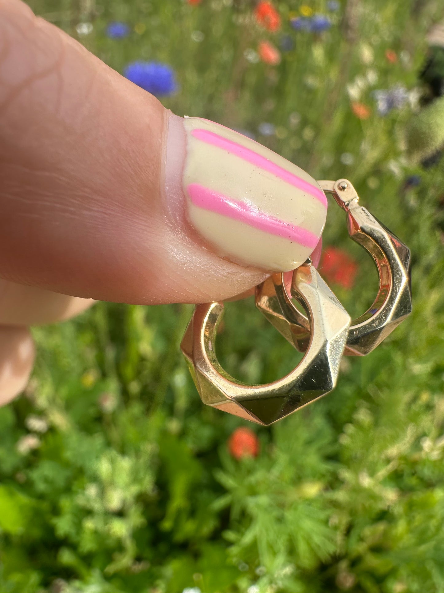 Vintage 9ct UnoAerre faceted hoops