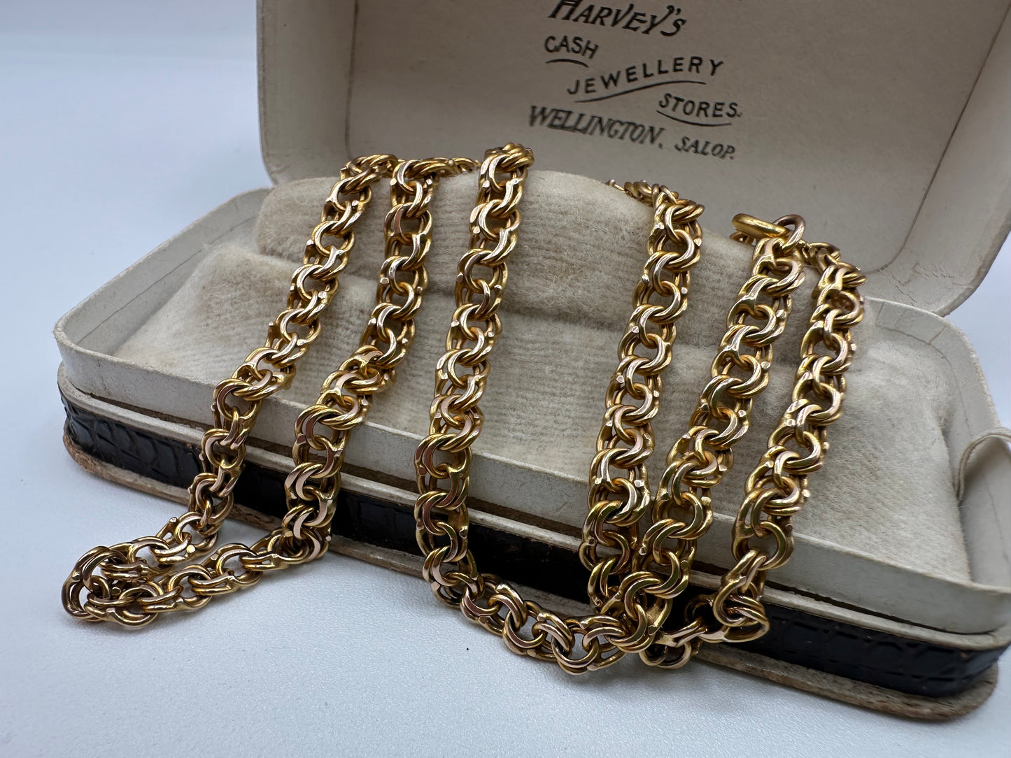 Vintage 9ct yellow Gold figure of 8 chain