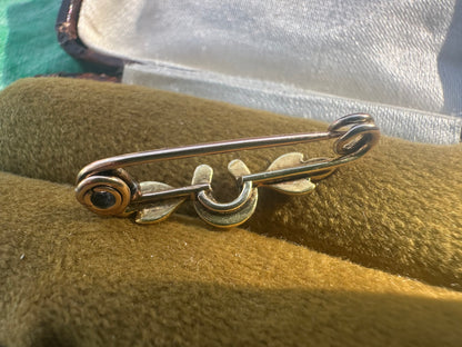 Victorian 15ct Seed Pearl Horseshoe brooch with 9ct gold pin