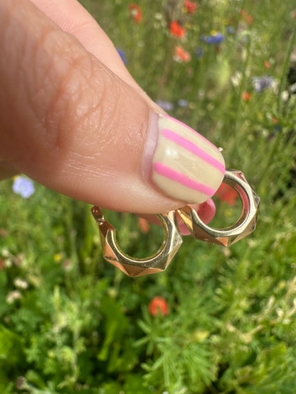 Vintage 9ct UnoAerre faceted hoops