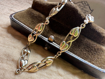 Vintage 9ct Gold Leaf/heart bracelet