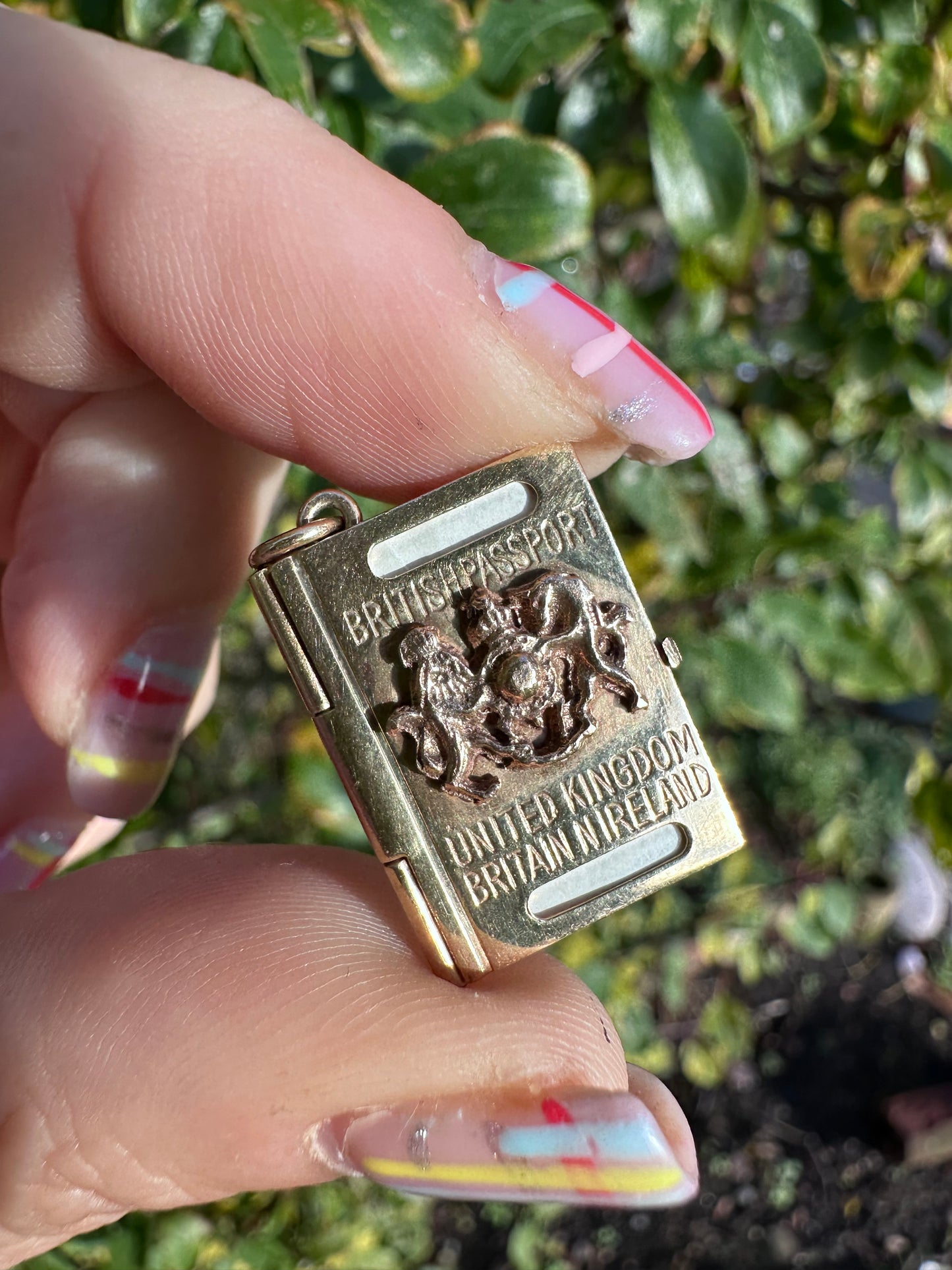 Vintage 9ct Gold British Passport charm with intact papers