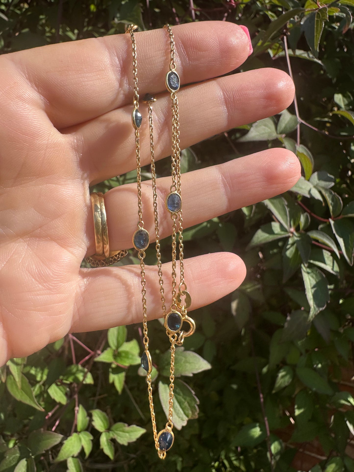 18ct Sapphire Station chain