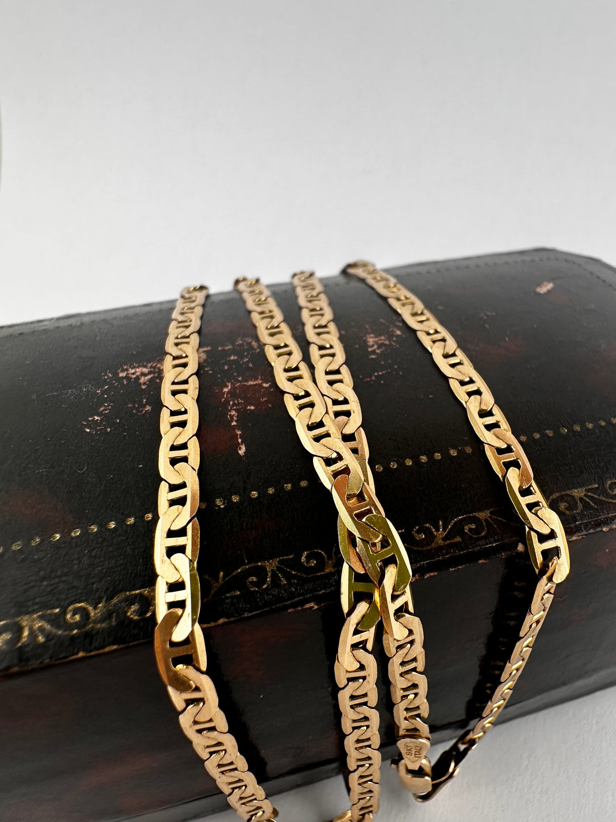 Vintage 9ct Yellow Gold Flat Mariner chain