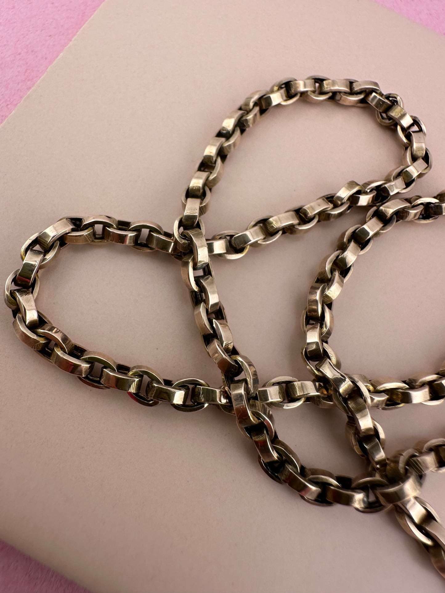 Antique 9ct Gold Flat edged belcher with faceted barrel clasp