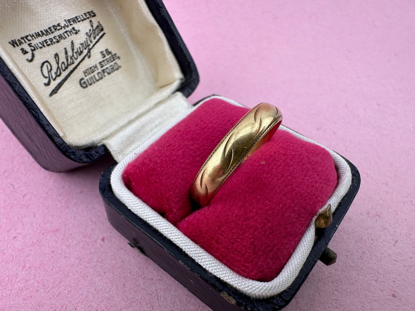 Vintage 18ct Gold patterned band