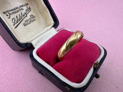 Vintage 18ct Gold patterned band